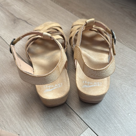 Dansko sandals 9.5 nude tan leather Tinley strappy clogs boho comfort - Picture 5 of 8